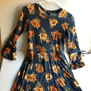 Navy and yellow beautiful midi dress